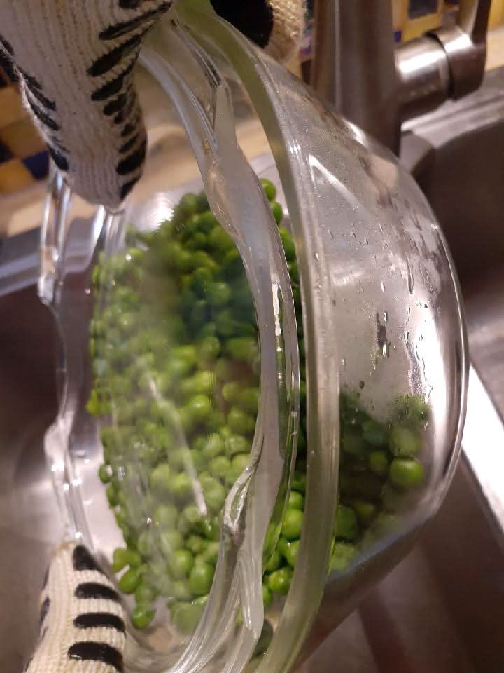 Microwave Vegetable Steamer, Zoomed View